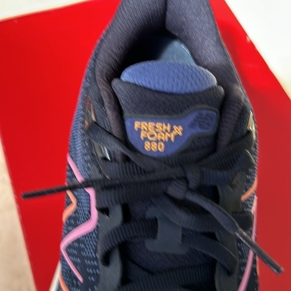 NEW BALANCE NEW sneakers size 9-1/2 - Picture 2 of 9